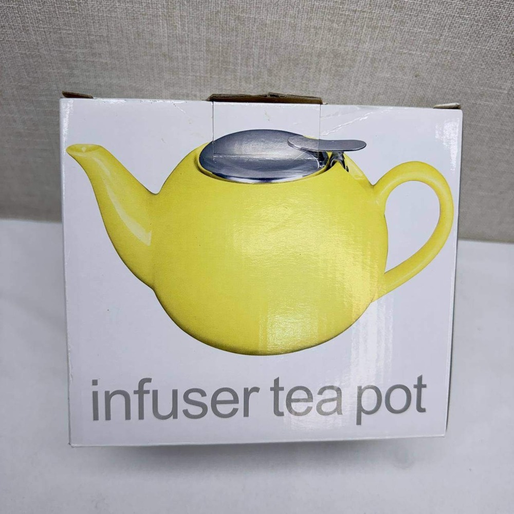 Yellow Stoneware Infuser Teapot 24 Ounce with Stainless Steel Basket New 84519